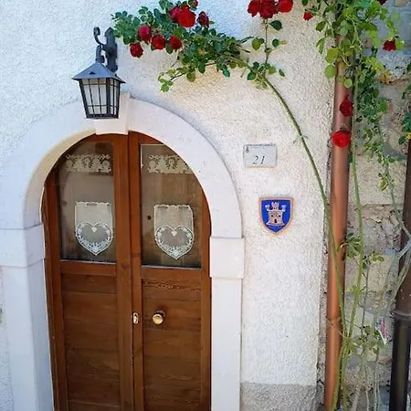 Domus Pia
